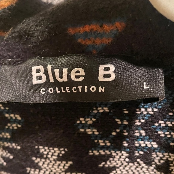 Tribal Patterned Women's Shacket - Picture 2 of 4